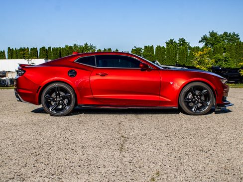 Used 2023 Chevrolet Camaro SS RWD image 2