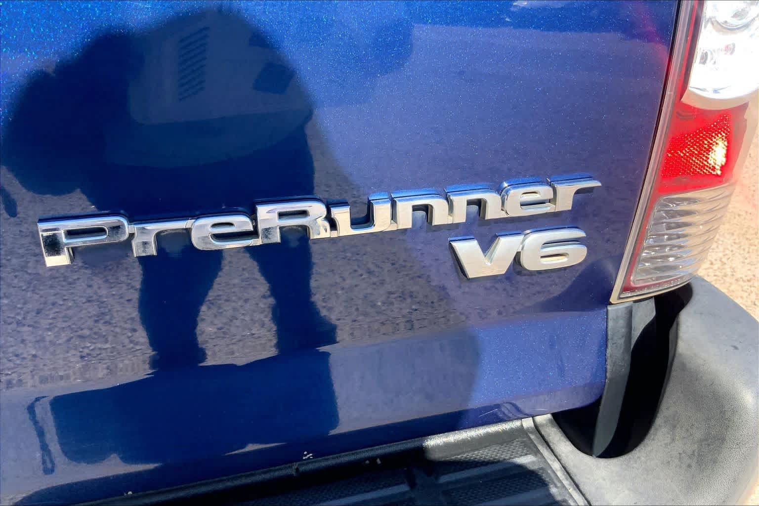 Used 2014 Toyota Tacoma PreRunner w/ Limited Package RWD image 9