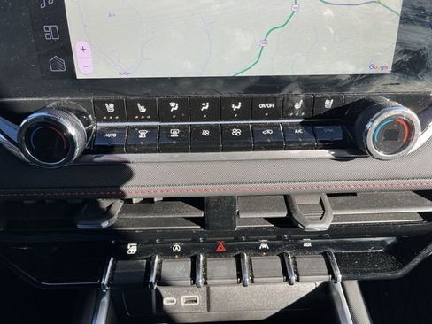 Certified 2025 Chevrolet Colorado Z71 w/ Z71 Convenience Package 2 image 18