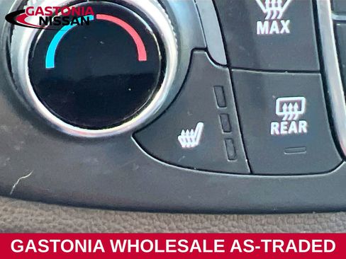 Used 2021 Chevrolet Traverse LT image 19