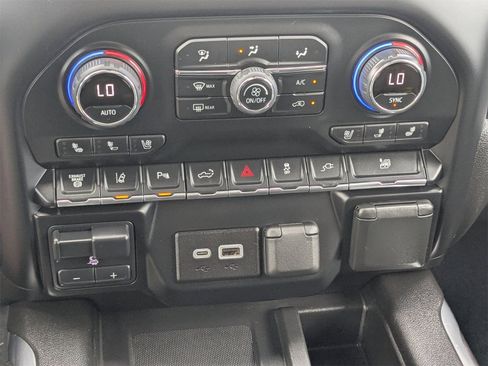 Used 2022 Chevrolet Silverado 2500 LTZ w/ LTZ Convenience Package image 24