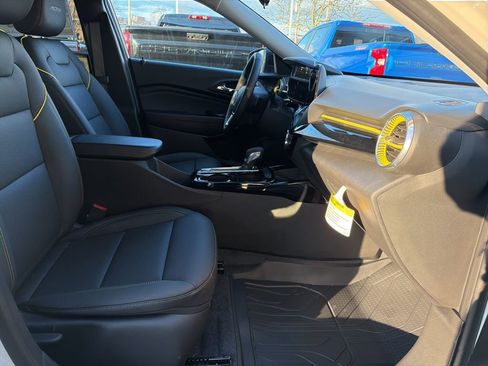 New 2026 Chevrolet Trax ACTIV w/ Sunroof Package image 24