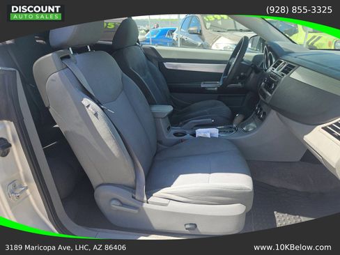 Used 2008 Chrysler Sebring Touring w/ Electronics Convenience Group FWD image 9