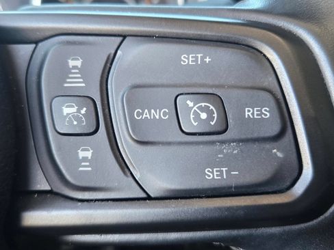 Used 2022 Jeep Wrangler Unlimited Sport AWD/4WD image 17