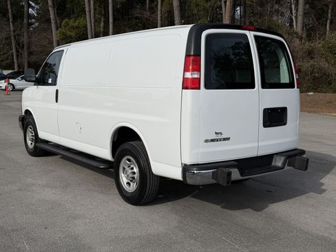 Used 2024 Chevrolet Express 2500 w/ Driver Convenience Package image 32