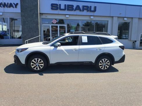 Certified 2022 Subaru Outback Premium AWD/4WD image 5
