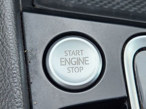 Used 2019 Volkswagen Jetta SEL w/ Cold Weather Package image 20