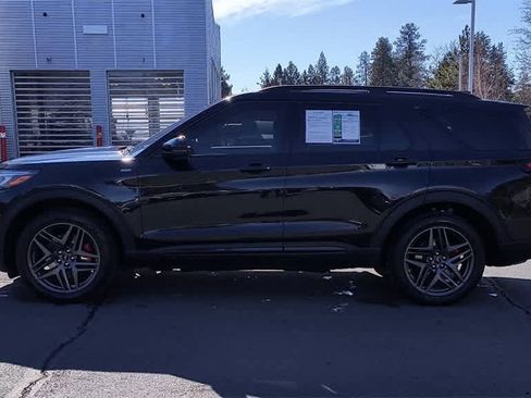 Used 2025 Ford Explorer ST-Line w/ Premium Package image 5