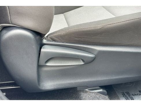 Used 2013 Toyota RAV4 LE FWD image 22