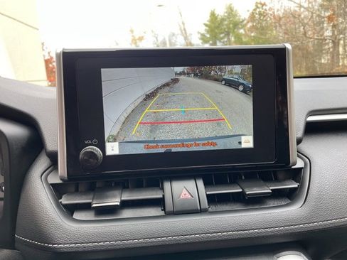 Used 2025 Toyota RAV4 XLE image 23