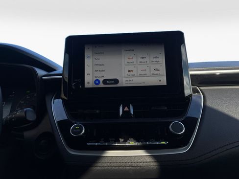 Used 2025 Toyota Corolla Cross AWD Hybrid image 19