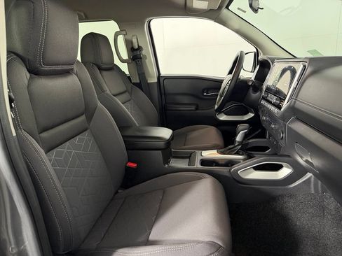 Used 2025 Nissan Frontier SV RWD image 29