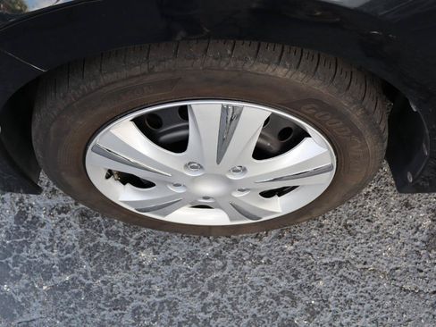 Used 2016 Toyota Corolla LE FWD image 29