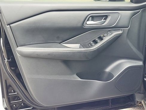 Certified 2024 Nissan Rogue SV image 21