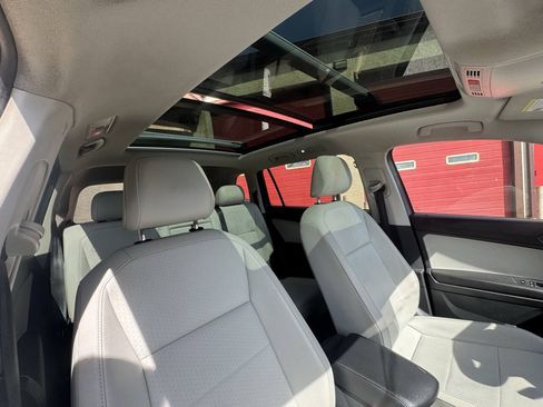 Used 2019 Volkswagen Tiguan SEL AWD/4WD image 32