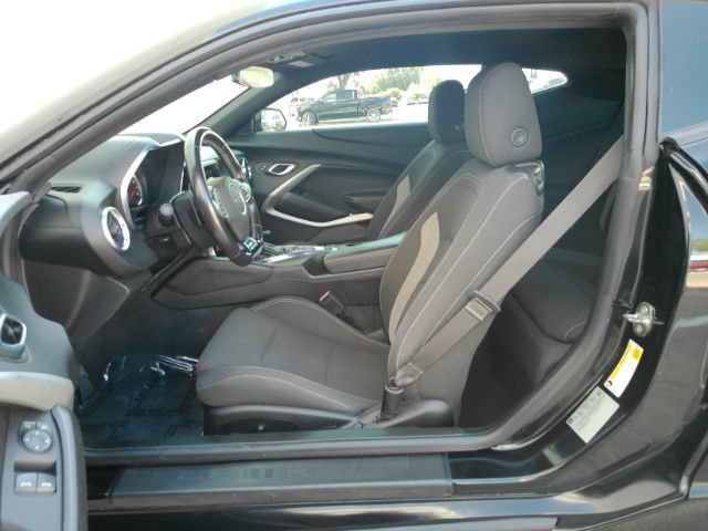 Used 2017 Chevrolet Camaro LT RWD image 12