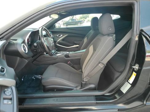 Used 2017 Chevrolet Camaro LT w/ Technology Package RWD image 12