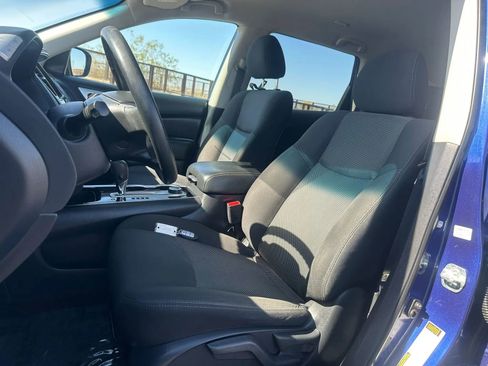 Used 2020 Nissan Pathfinder S AWD/4WD image 9