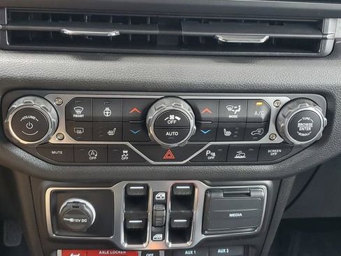 New 2025 Jeep Wrangler Unlimited Sport image 28