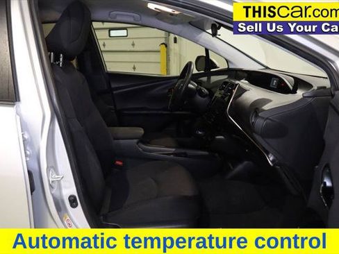 Used 2019 Toyota Prius LE FWD image 14