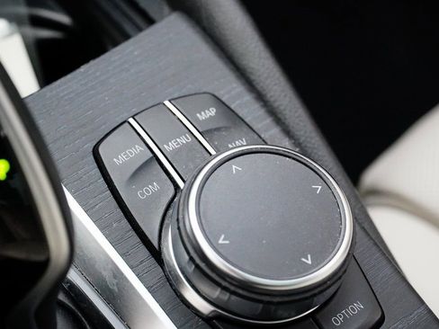 Used 2023 BMW 530i w/ Premium Package image 17