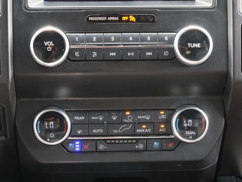 Used 2021 Ford Expedition Limited image 22