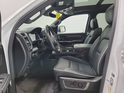 Used 2025 RAM 1500 Limited AWD/4WD image 2