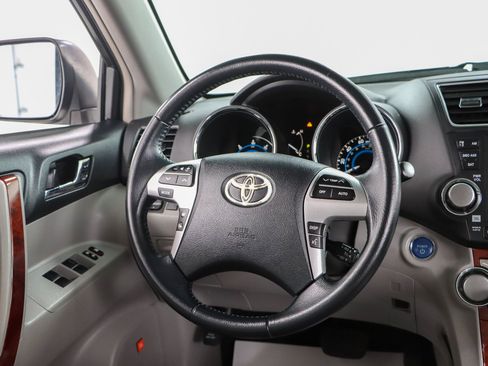 Used 2012 Toyota Highlander Limited AWD/4WD image 12