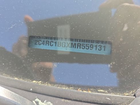 Used 2021 Chrysler Pacifica Touring-L w/ Premium & Safety Sphere Group FWD image 31