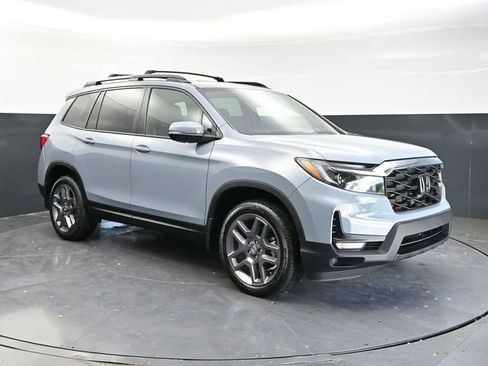 Used 2023 Honda Passport EX-L image 3