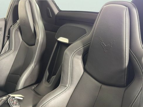 Used 2024 Chevrolet Corvette Stingray Convertible w/ Z51 Performance Package RWD image 29
