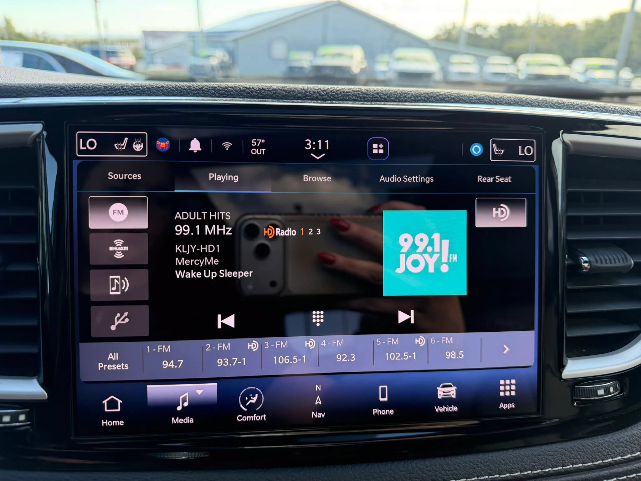 Used 2022 Chrysler Pacifica Touring-L w/ Uconnect Theater Family Group AWD/4WD image 23