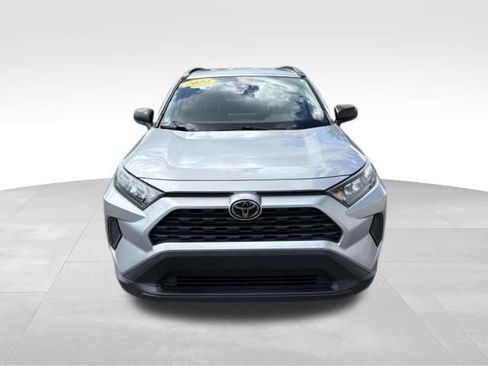 Used 2020 Toyota RAV4 LE FWD image 7