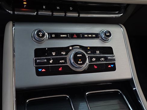 Used 2023 Lincoln Aviator Standard w/ Elements Package image 26