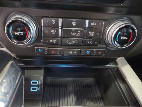 Used 2018 Ford F150 Lariat w/ Equipment Group 502A Luxury AWD/4WD image 25
