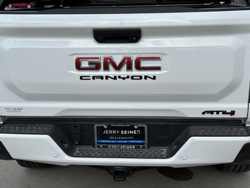 Used 2025 GMC Canyon AT4 w/ Nightfall Edition image 13