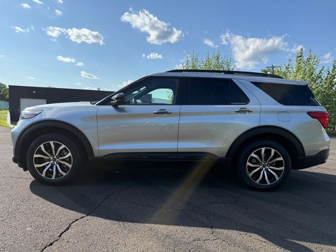 Used 2020 Ford Explorer ST w/ Premium Technology Package AWD/4WD image 4