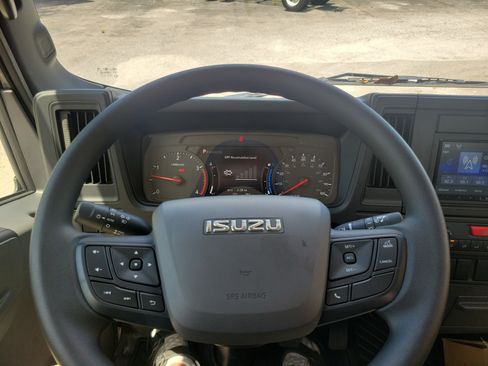 Used 2027 Isuzu NPR RWD image 9
