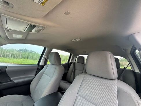 Used 2022 Toyota Tacoma SR5 w/ SR5 Appearance Package (SM) RWD image 27