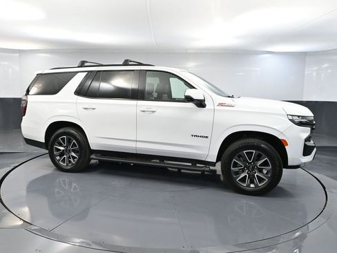 Used 2023 Chevrolet Tahoe Z71 w/ Luxury Package AWD/4WD image 4