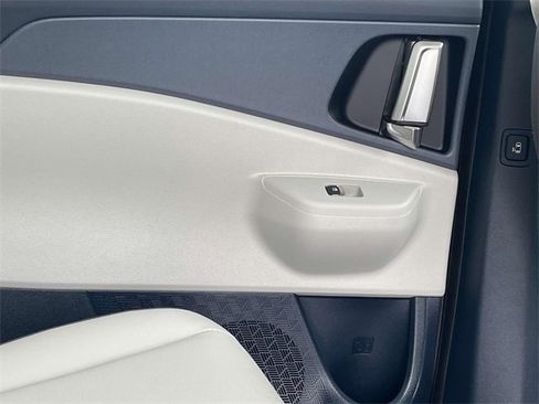 New 2026 Kia Carnival EX image 16