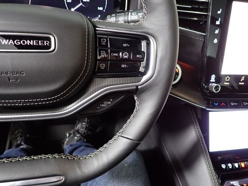 New 2026 Jeep Grand Wagoneer Summit AWD/4WD image 32
