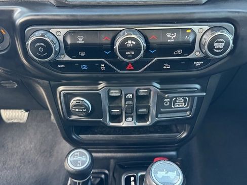 Used 2021 Jeep Wrangler Unlimited Sahara image 21