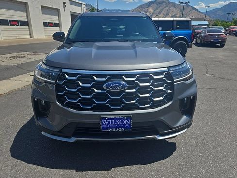 Used 2026 Ford Explorer Platinum AWD/4WD image 2