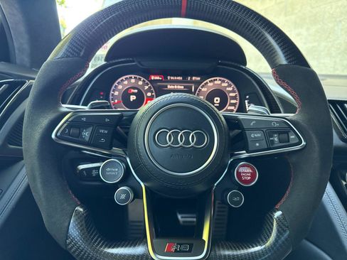 Used 2022 Audi R8 V10 w/ Premium Package RWD image 22