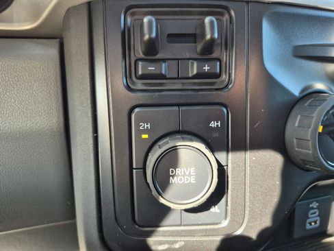 New 2026 Ford F550 4x4 Crew Cab image 15