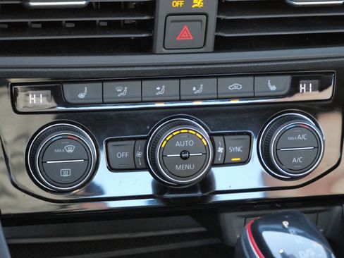 Certified 2023 Volkswagen Jetta GLI Autobahn image 24