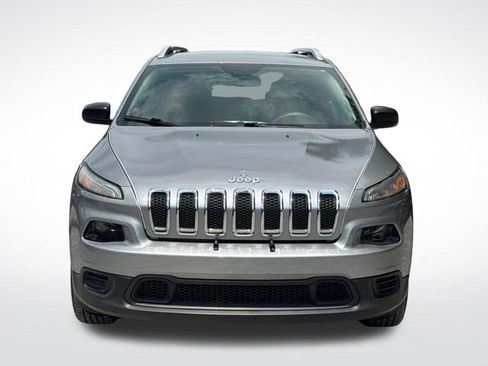 Used 2015 Jeep Cherokee Sport FWD image 10