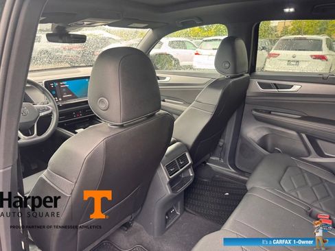Used 2025 Volkswagen Atlas Cross Sport SE w/ Panoramic Sunroof Package AWD/4WD image 11