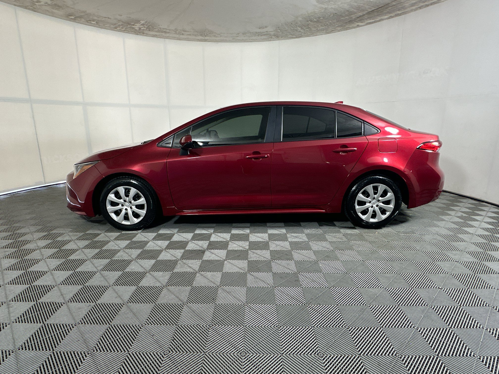 Used 2024 Toyota Corolla LE FWD image 6